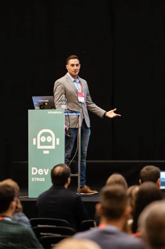 Wide audience shot at InfoShare Dev Stage